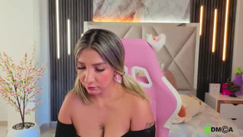 smile__1 online show from 18, 12, 2025