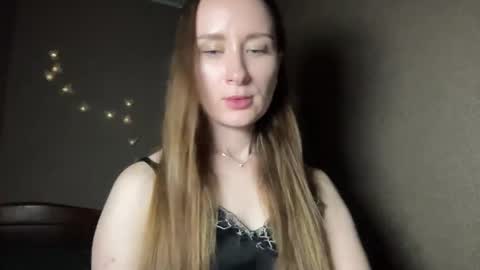 smilequeen_ online show from 28, 10, 2025