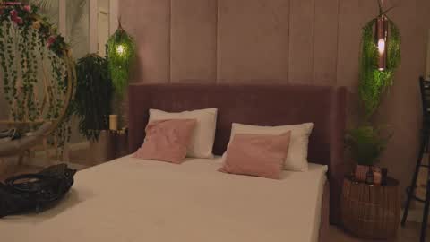 Mia online show from 26, 11, 2025