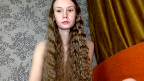 Snapshot of smileyyg chatting on 16, 12, 2025 Noname online show from 16, 12, 2025