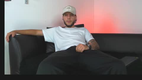 Snapshot of smith_luxes777 chatting on 3, 3, 2026 777 online show from 3, 3, 2026