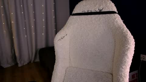 Snapshot of smthwrong chatting on 13, 3, 2026 smthwrong online show from 13, 3, 2026