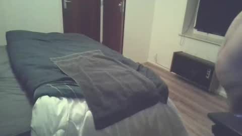 snellehenkie online show from 2, 2, 2026