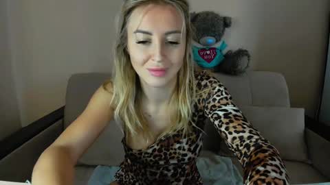 Snapshot of snezanablond chatting on 31, 1, 2025 Sneja online show from 31, 1, 2025