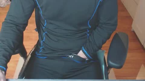 Snapshot of snooze85 chatting on 10, 11, 2025 Cbt-Slave online show from 10, 11, 2025