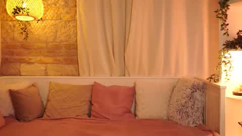 Snapshot of snowbarbieee chatting on 4, 11, 2025 Hanna online show from 4, 11, 2025