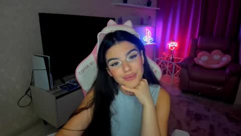 snowingwinter online show from 2, 10, 2025