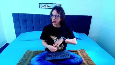 Snowyx  online show from 26, 9, 2025