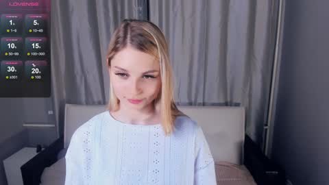 Snapshot of so__sweet chatting on 12, 1, 2025 Alice - Birthday Girl online show from 12, 1, 2025