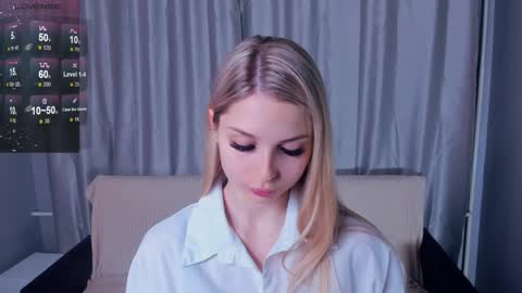 Snapshot of so__sweet chatting on 1, 2, 2025 Alice - Birthday Girl online show from 1, 2, 2025