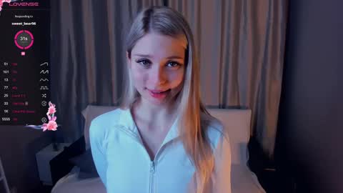 Snapshot of so__sweet chatting on 14, 2, 2025 Alice - Birthday Girl online show from 14, 2, 2025