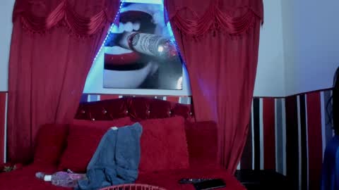 Snapshot of sobigcurvy44 chatting on 28, 2, 2025 leidy online show from 28, 2, 2025