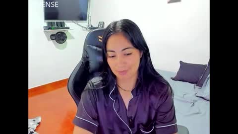 Snapshot of sofhya_jay9 chatting on 5, 11, 2025 Evainked online show from 5, 11, 2025