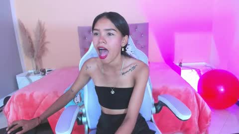 Snapshot of sofi_little2 chatting on 26, 11, 2025 Sofia online show from 26, 11, 2025