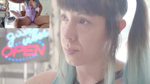 Sofi Mora online show from 3, 11, 2025