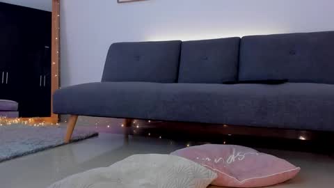 Sofi smith   online show from 27, 1, 2025