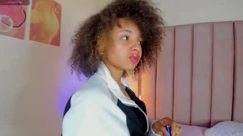 Snapshot of sofia_kay_ chatting on 21, 3, 2026 S O F I A online show from 21, 3, 2026