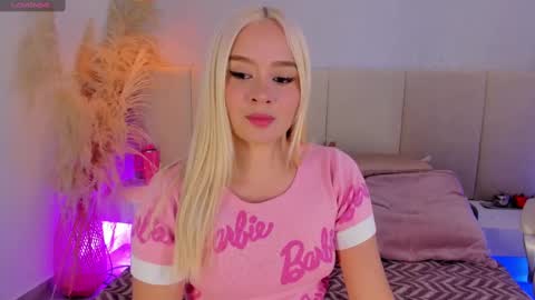 SOFIA PAMELA online show from 12, 9, 2025