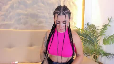 Snapshot of sofia_riveraa chatting on 25, 11, 2025 SOFIA online show from 25, 11, 2025