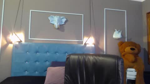 Sofa online show from 12, 11, 2025