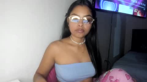 Snapshot of sofiacandy17 chatting on 25, 10, 2025 Danna Sofia online show from 25, 10, 2025