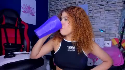 sofiacastillo01 online show from 28, 1, 2025