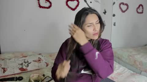 Snapshot of sofiacruz16 chatting on 19, 11, 2025 sofiacruz16 online show from 19, 11, 2025