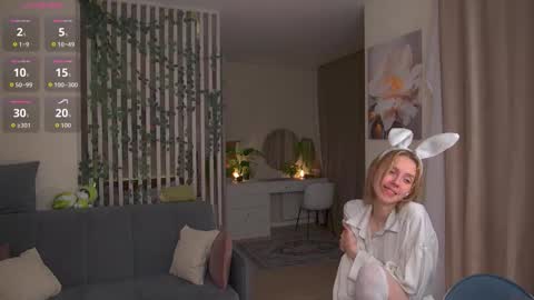 Sofia Help me overcome shynes with 100 thumbs up online show from 16, 10, 2025