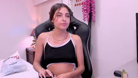 Sofia  Help me reach 5K followers  online show from 28, 12, 2024