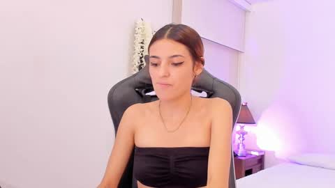 Sofia  Help me reach 5K followers  online show from 20, 2, 2025