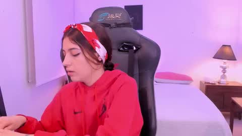 Sofia  Help me reach 5K followers  online show from 8, 1, 2026