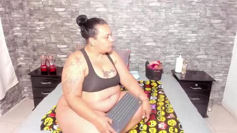Vicky  online show from 30, 12, 2024