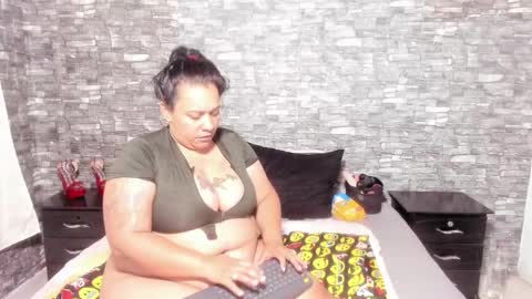 Vicky  online show from 14, 1, 2025