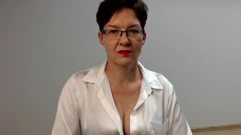 Sofie Velvet online show from 15, 1, 2025