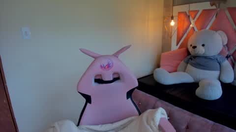   online show from 21, 12, 2024