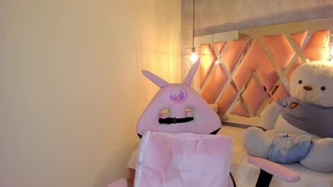   online show from 11, 1, 2025