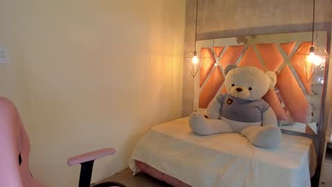   online show from 11, 1, 2025