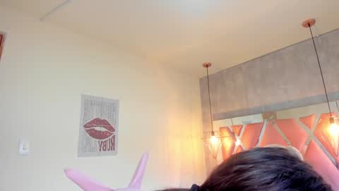   online show from 13, 1, 2025