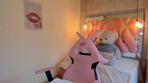   online show from 14, 1, 2025