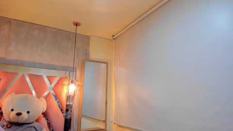   online show from 25, 1, 2025