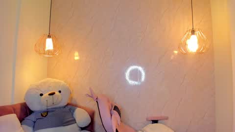   online show from 22, 2, 2025