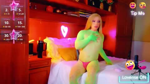 Sofa bonita  online show from 19, 9, 2025