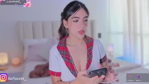 Snapshot of sofiscott_ chatting on 14, 12, 2025 Sofia online show from 14, 12, 2025