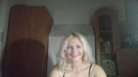 Snapshot of sofishine11 chatting on 23, 10, 2025 Sofi online show from 23, 10, 2025