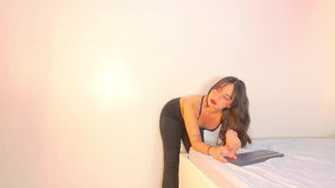 SOFITEEN  online show from 21, 12, 2025