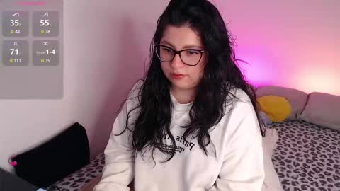 Snapshot of sofix_ chatting on 17, 10, 2025 Lau online show from 17, 10, 2025