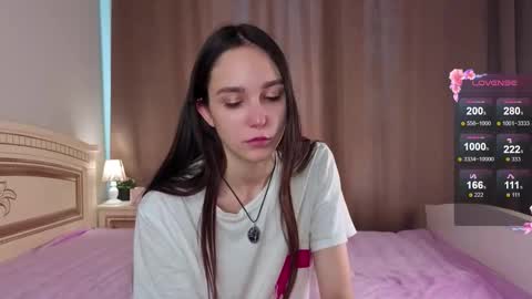 Snapshot of softiedream chatting on 18, 10, 2025 Elly online show from 18, 10, 2025