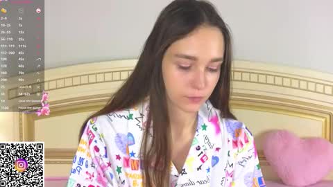 Snapshot of softiedream chatting on 27, 10, 2025 Elly online show from 27, 10, 2025