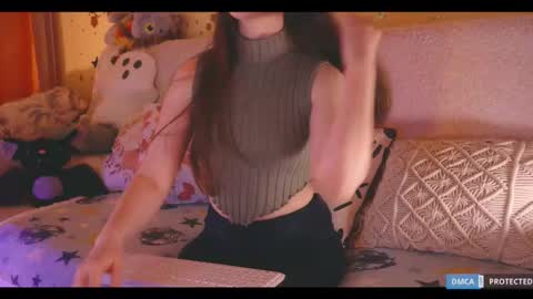 Snapshot of softlee chatting on 13, 11, 2025 Lisa online at .11 from about utc online show from 13, 11, 2025