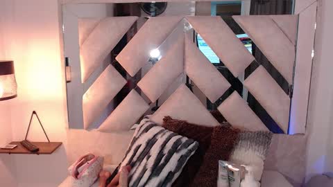 Snapshot of sofy_bonnet chatting on 6, 2, 2026 online show from 6, 2, 2026